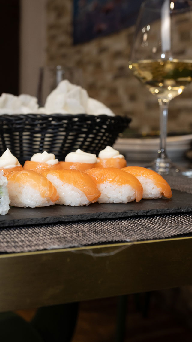 Maoya Garden - Nigiri al salmone
