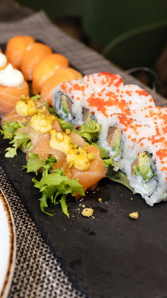 Maoya Garden - Uramaki roll e Sashimi roll
